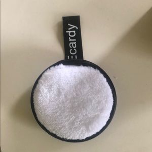 Reusable make up remover pads